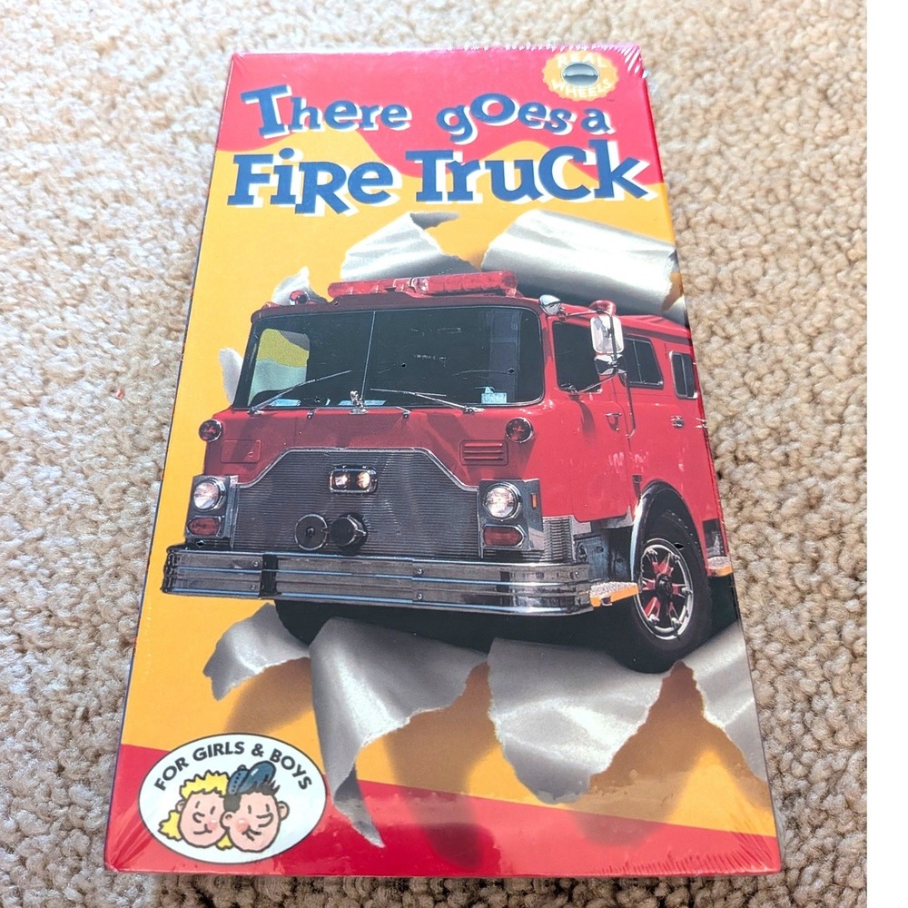 Real Wheels There Goes a Fire Truck 1994 VHS KidVision Firefighter‎ Sealed